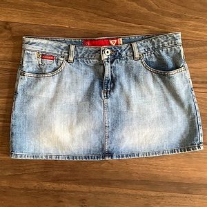 EUC GUESS hipster denim mini skirt size 30